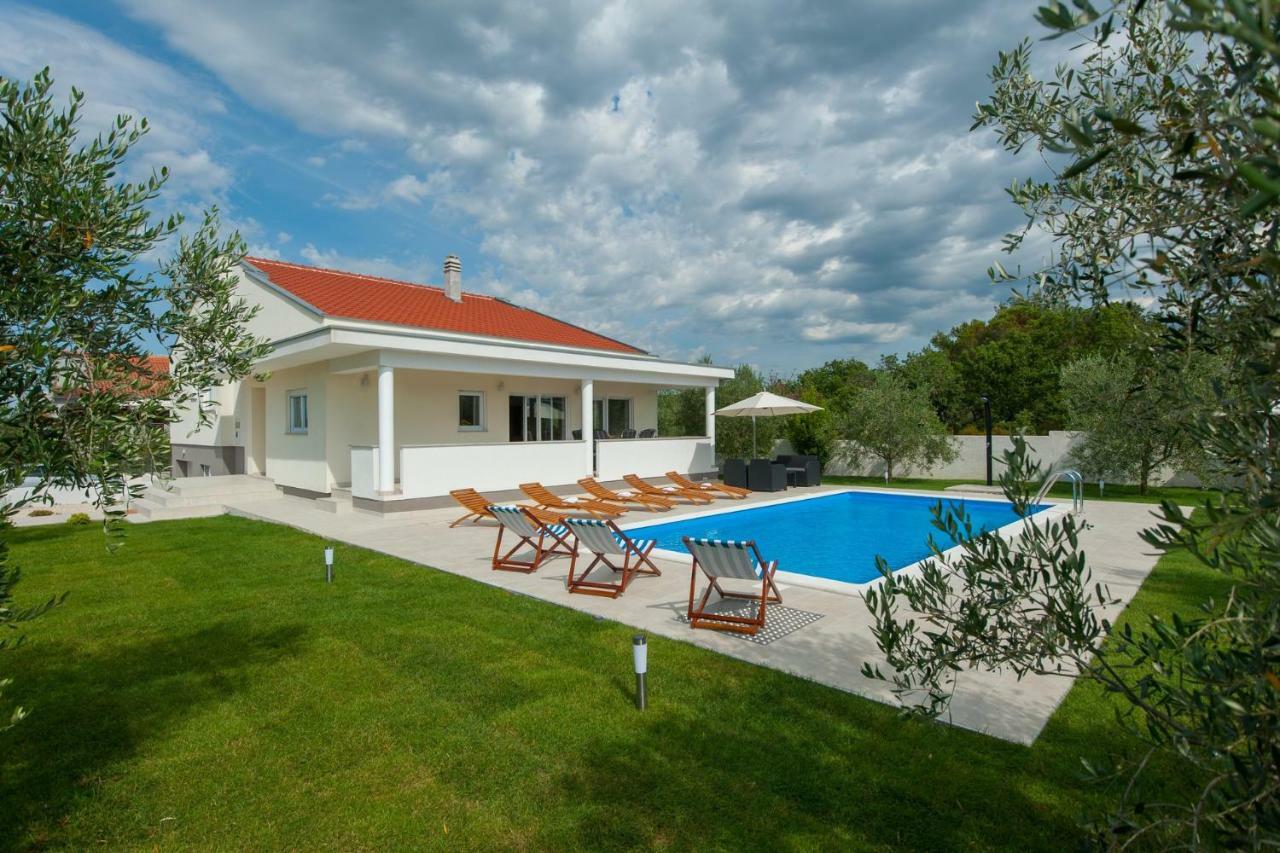 Karla - Zadar * Debeljak